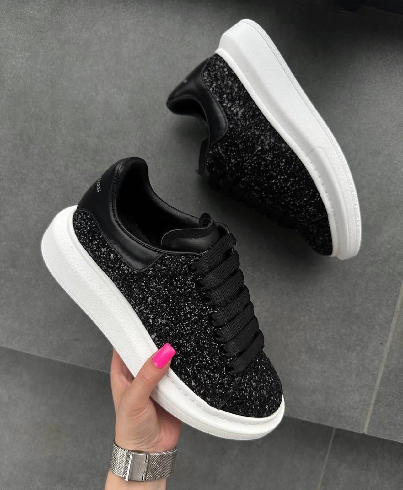 ALEXANDER MCQUEEN CON BRILLANTINI NERA