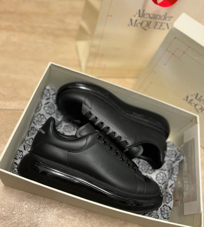 ALEXANDER MCQUEEN NERA SUOLA LUCIDA
