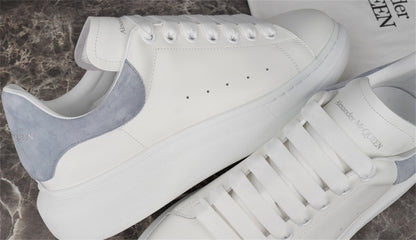 ALEXANDER MCQUEEN BIANCHE CON RETRO IN CAMOSCIO CELESTE